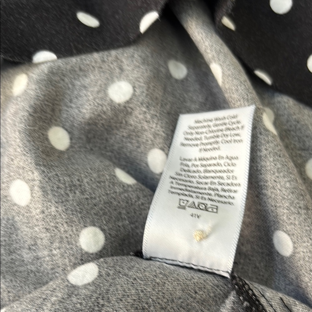 Boxy Black Polka Dot Blouse with Relaxed Fit - Picture 5 of 5